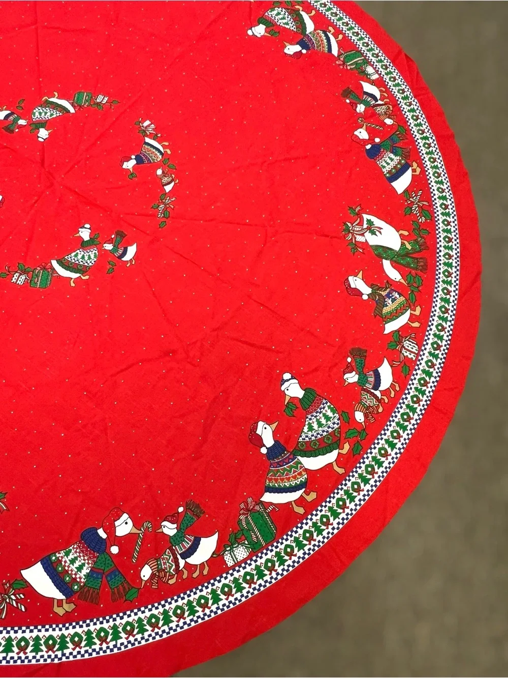 Sunweave Round Festive Country Goose Tablecloth Christmas 68”x68” Cottagecore
